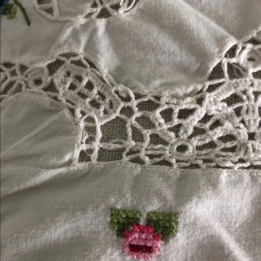 VINTAGE UPCYCLED COTTON TABLECLOTH EMBROIDERY & CROCHET DETAILS